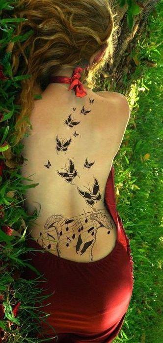 Hình xăm con bướm đẹp ở lưng cho nữ