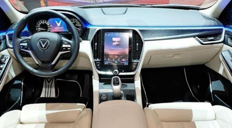 Đánh giá xe Vinfast Lux V8 2020 về thiết kế vô lăng và táp lô